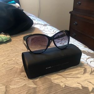 Marc by Marc Jacobs cat eye sunglasses black